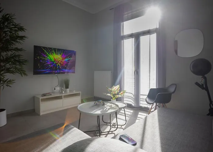 100 Mbps Smart Tv Ac Self Check In Full Kitchen Apartament *
