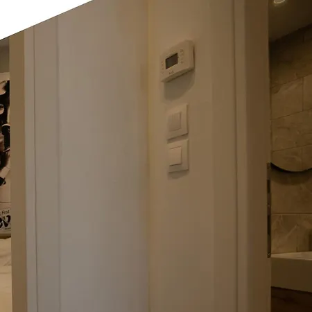 100 Mbps|smart Tv|a/c|self Check In|full Kitchen * 塞萨洛尼基